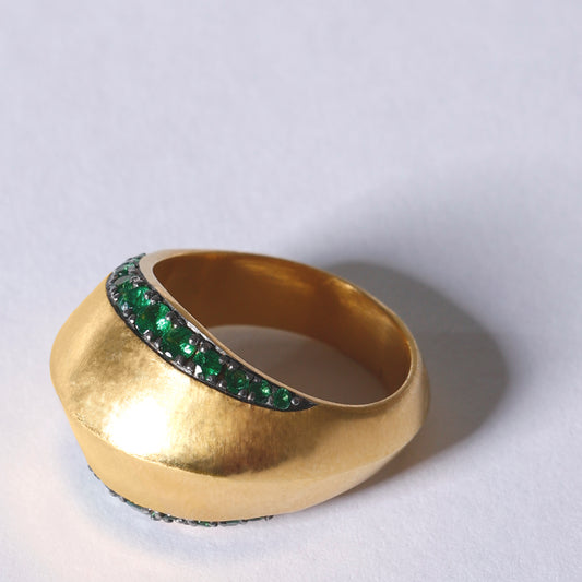 Donna Tsavorite Ring